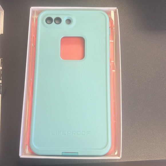 New in box Lifeproof Fre waterproof case for Apple Iphone 7 plus and 8 plus - Picture 3 of 4